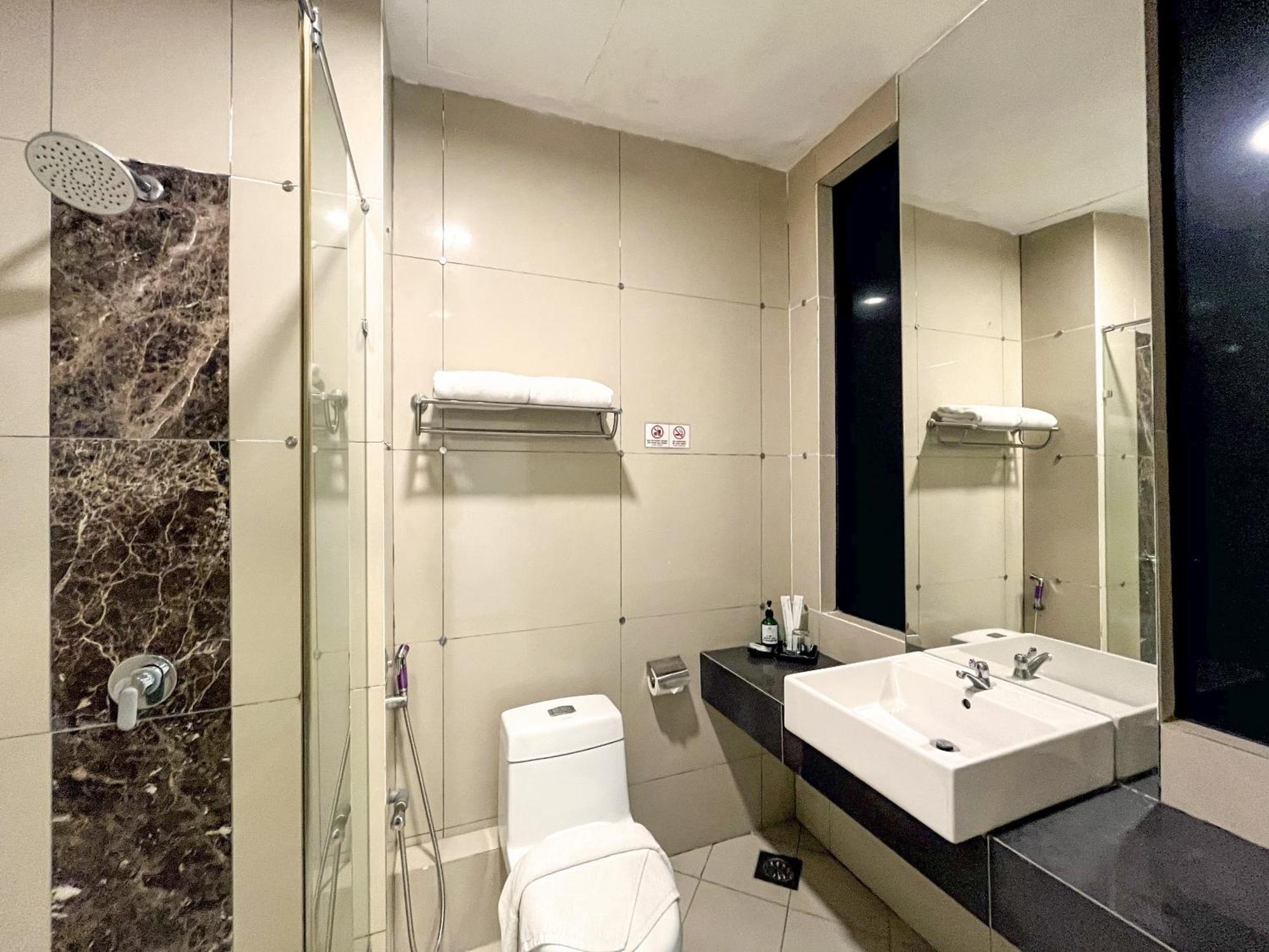 Courtyard Hotel 1Borneo Kota Kinabalu Exteriér fotografie
